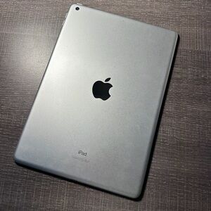 iPad (9th generation) 64GB WiFi in Silver